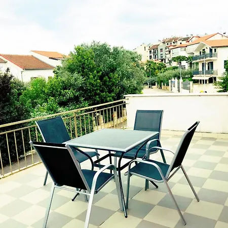 Hestia Apartment *
