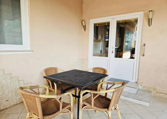 Hestia Apartment *